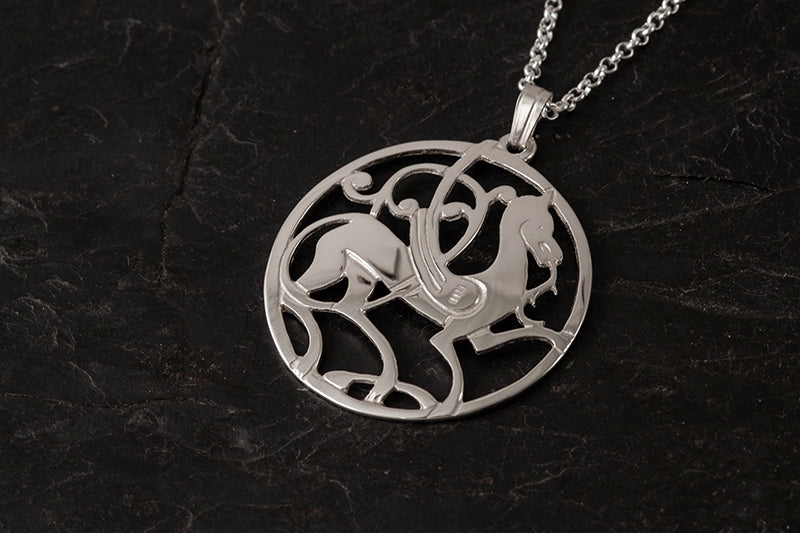 Quendale Beast Medium Pendant