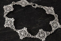 Load image into Gallery viewer, St Ninian's Isle Bracelet