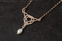 Load image into Gallery viewer, Celtic Knot Work Pearl Pendant