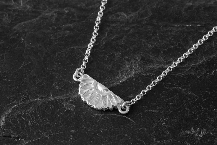 Sól - Half Sunflower Necklet