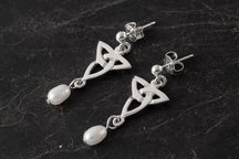 Load image into Gallery viewer, Celtic Pearl Earrings