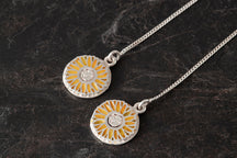 Load image into Gallery viewer, Sól - Sunflower Mini Earrings