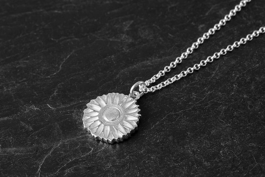Sól - Sunflower Pendant