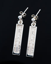 Load image into Gallery viewer, Scottish Thistle Earrings