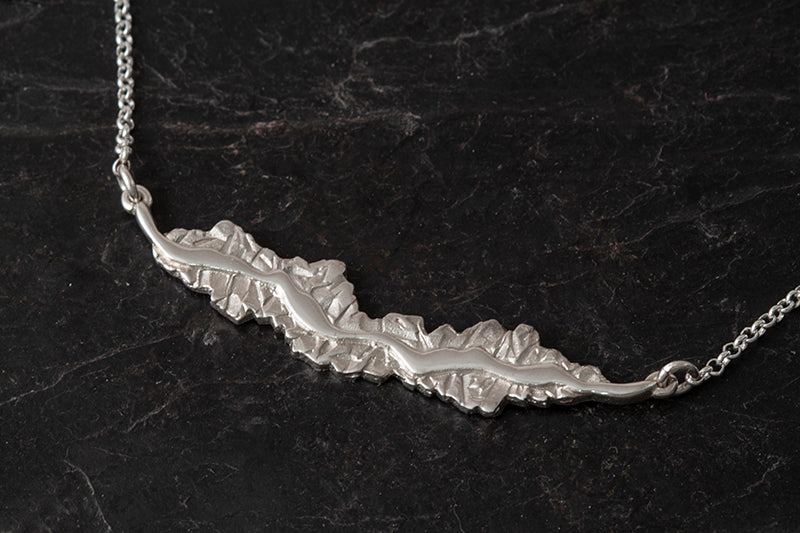 Öyger Large Wave Pendant | In Stock