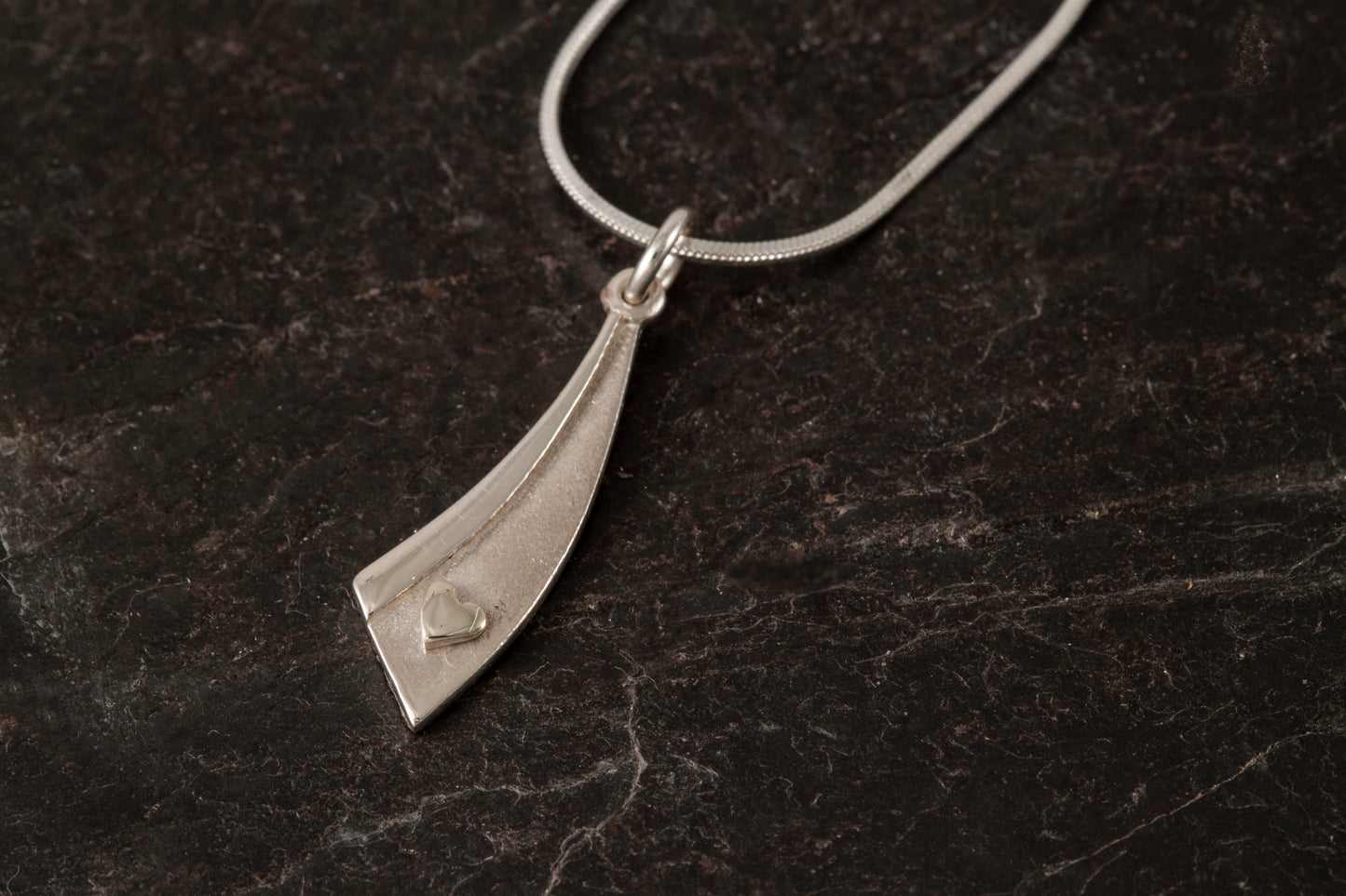 Voar Curved Pendant