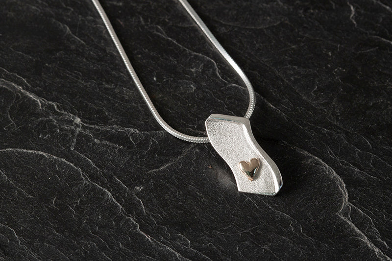 Voar Wavy Pendant