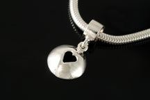 Load image into Gallery viewer, Peerie Smoorikins Charm