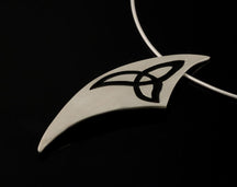 Load image into Gallery viewer, Triquetra Curved Pendant Large