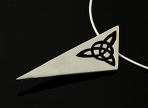 Load image into Gallery viewer, Triquetra Triangle Pendant