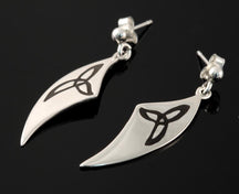 Load image into Gallery viewer, Triquetra Curved Earrings