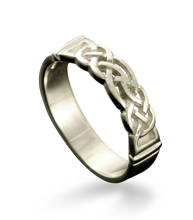 Linga Celtic Ring in 9ct White Gold