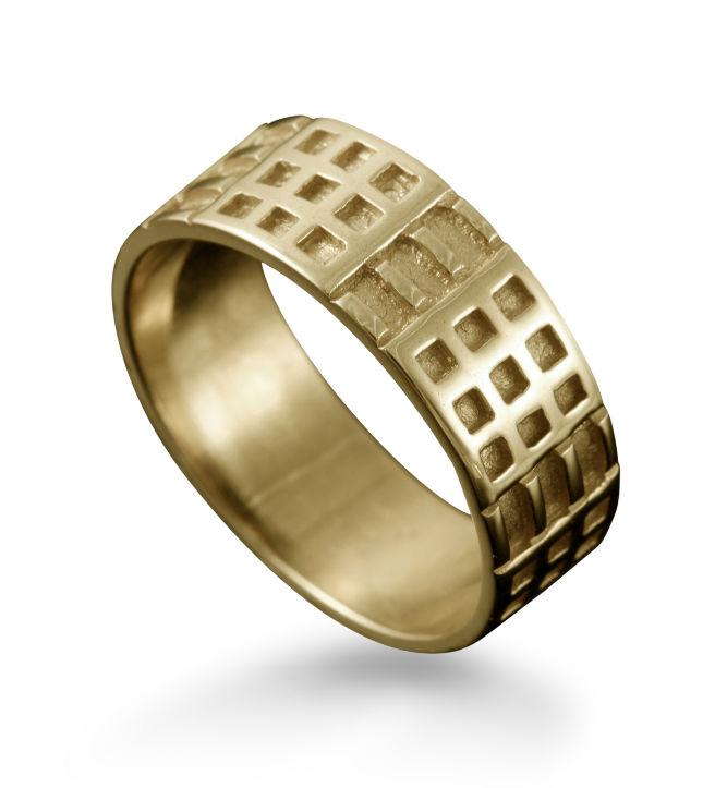 Charles Rennie Mackintosh ring in 9ct Yellow Gold