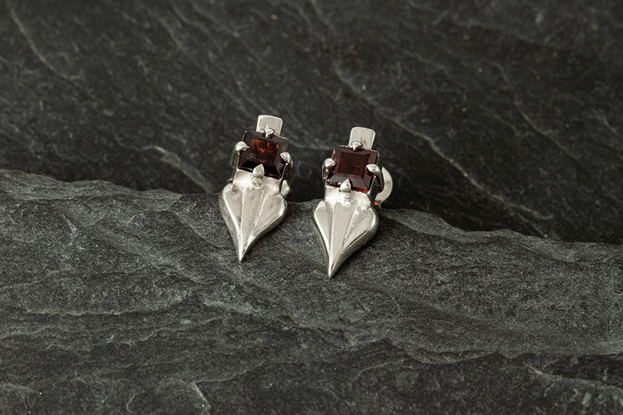 Glasgow Girls Earrings with Amethyst or Garnet