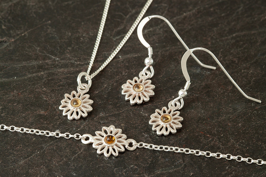 Daisy Brooch - April