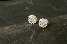 Load image into Gallery viewer, Daisy Earrings - April
