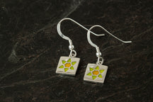 Load image into Gallery viewer, Small Daffodil Earrings - March
