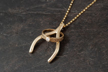 Load image into Gallery viewer, Wishbone ring keeper
