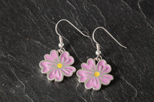 Load image into Gallery viewer, Flower Earrings
