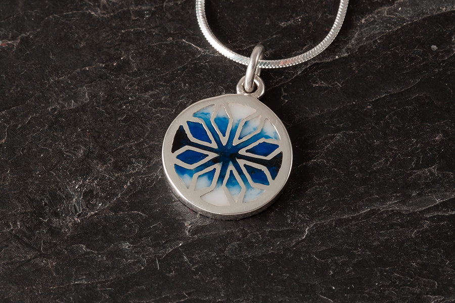 Fara small round pendant