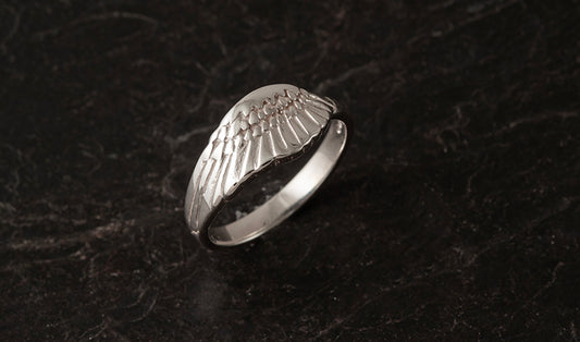 Freija feather ring