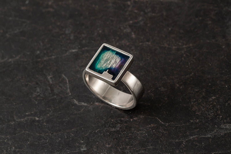 Mirrie Dancers Ring with Croft House