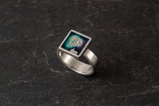 Mirrie Dancers Ring with Croft House