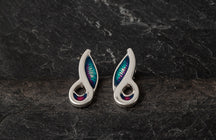 Load image into Gallery viewer, Mirrie Dancer earrings

