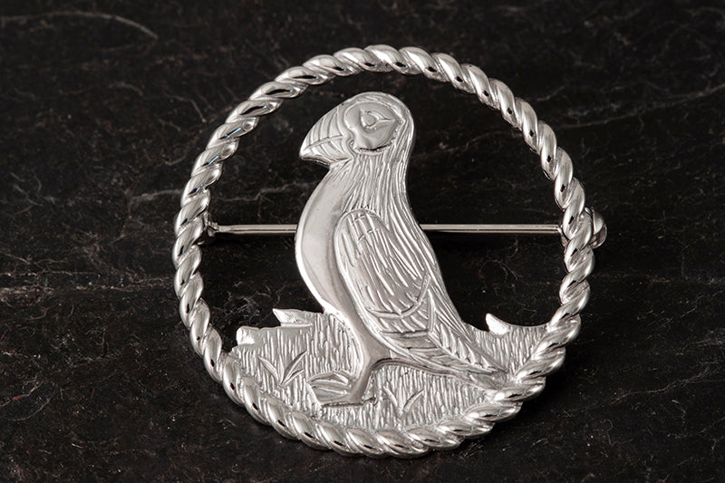 Tammie Norrie - Puffin Twist Brooch