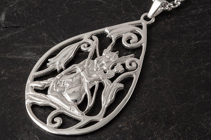 Freija Pendant