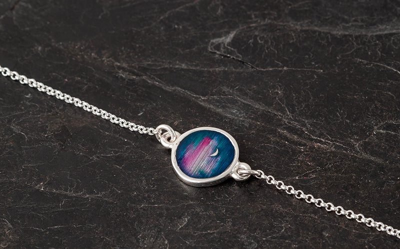 Mirrie Dancer single round bracelet