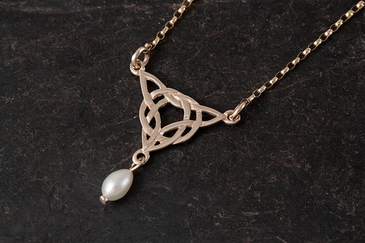 Celtic Knot Work Pearl Pendant