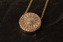 Load image into Gallery viewer, Sól Sunflower Pendant
