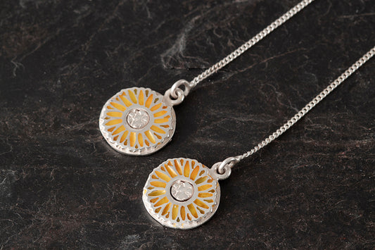 Sól - Sunflower Mini Earrings