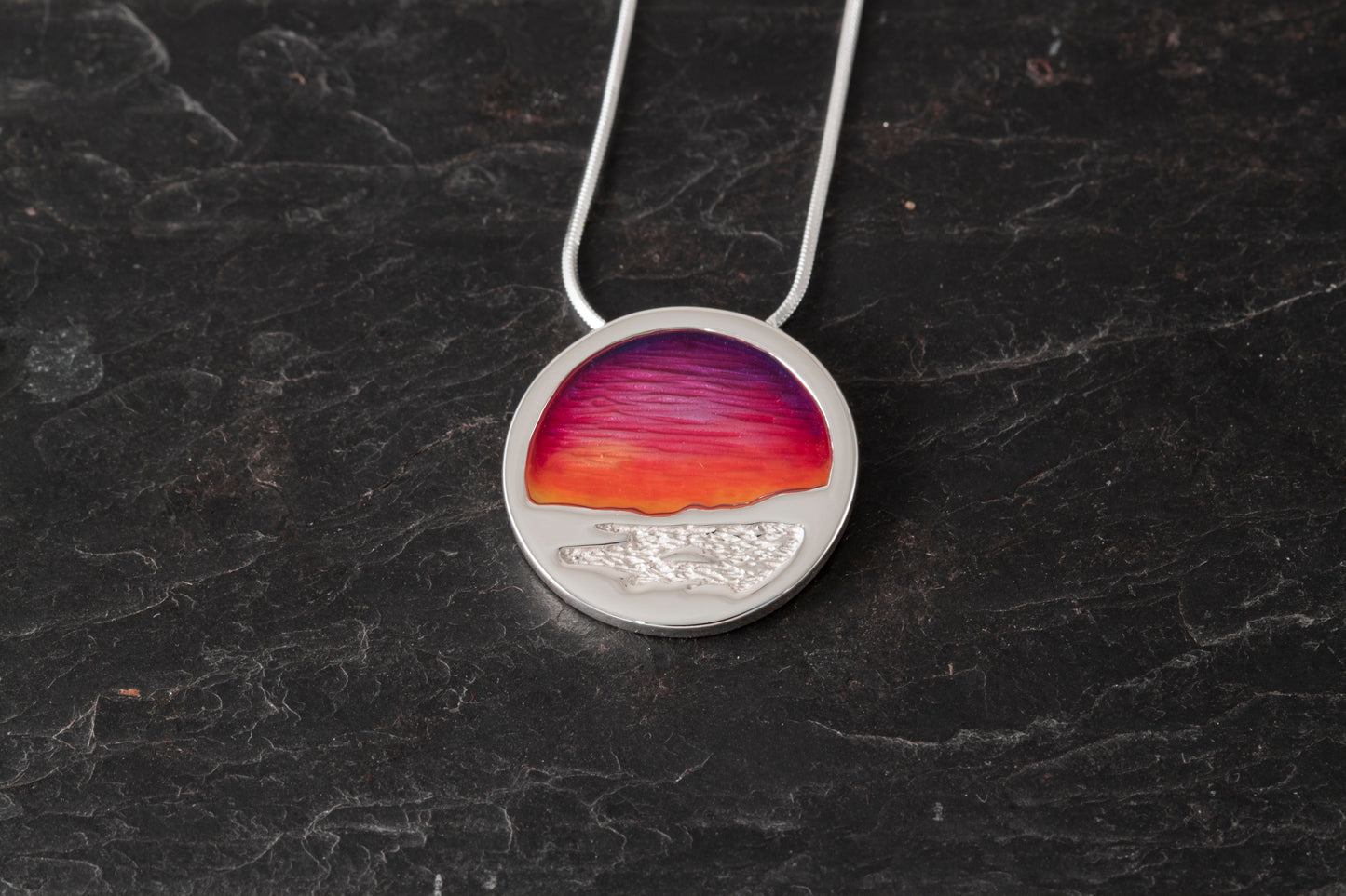 Clousta Pendant