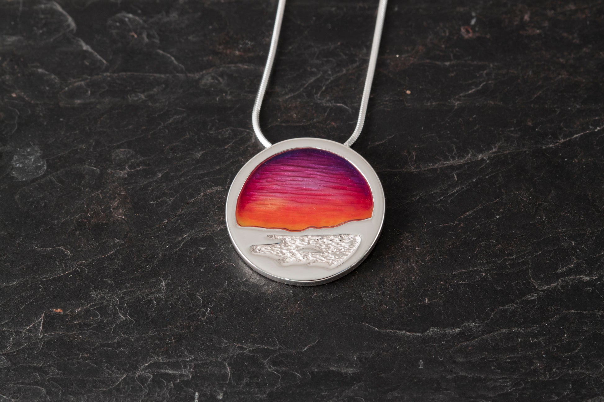 Clousta Pendant