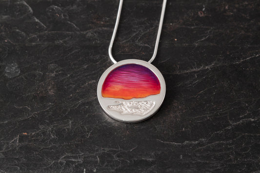 Clousta Pendant