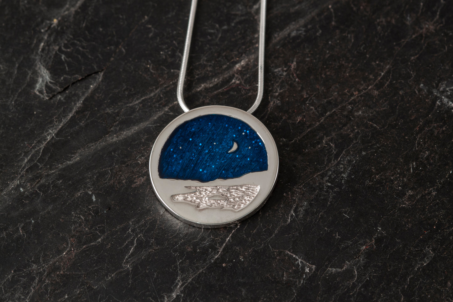 Clousta Pendant