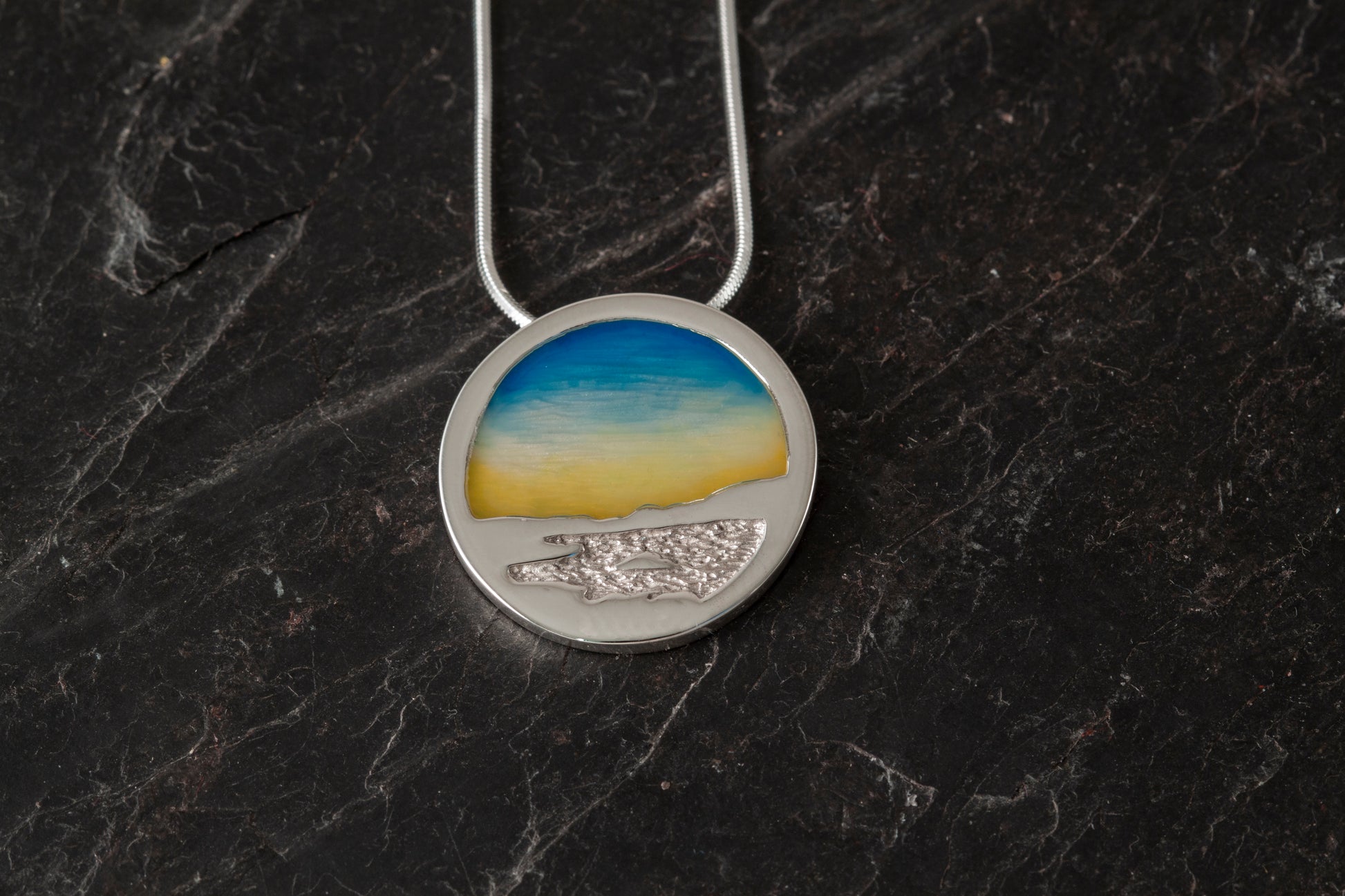 Clousta Pendant