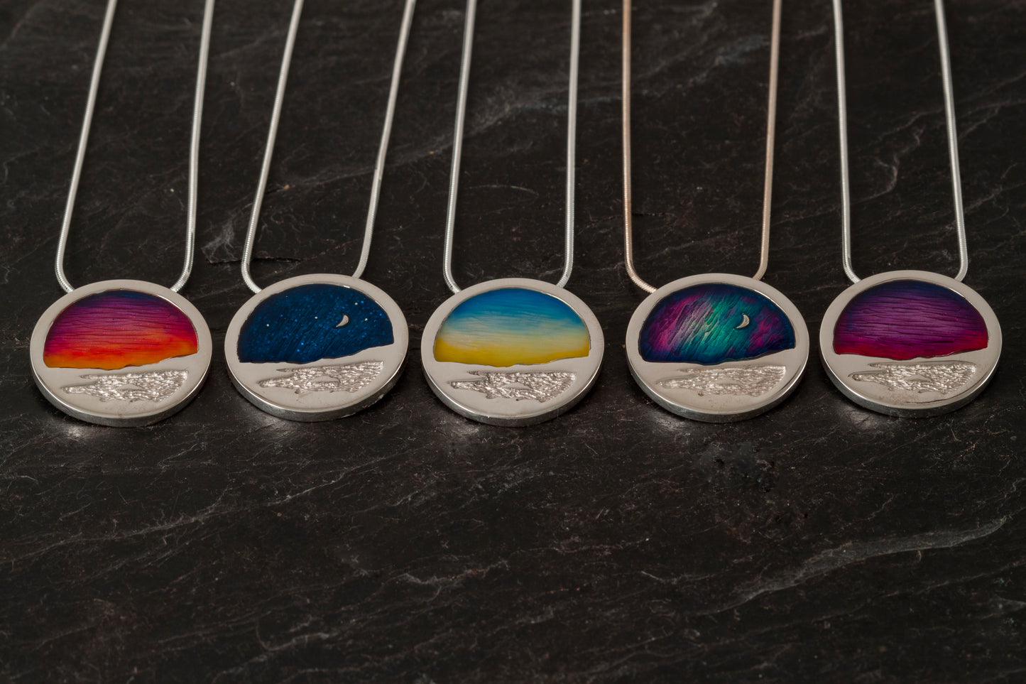 Clousta Pendant