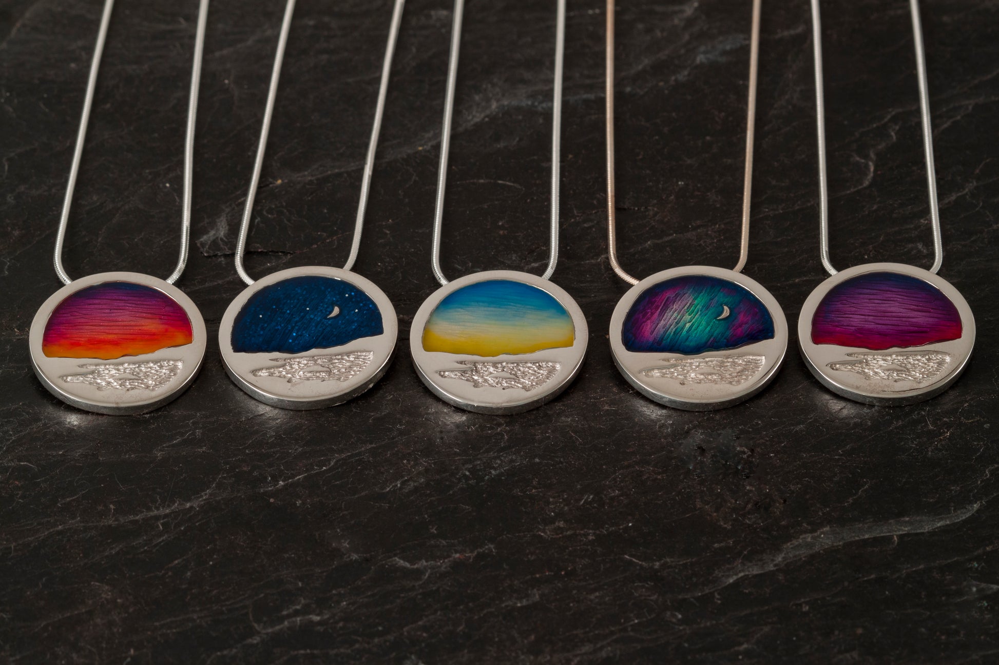 Clousta Pendant