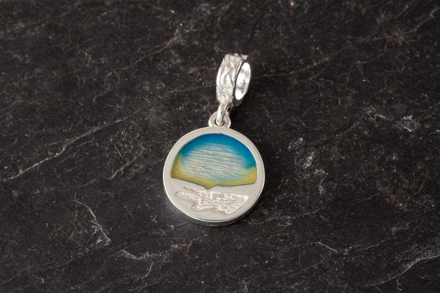 Clousta charm