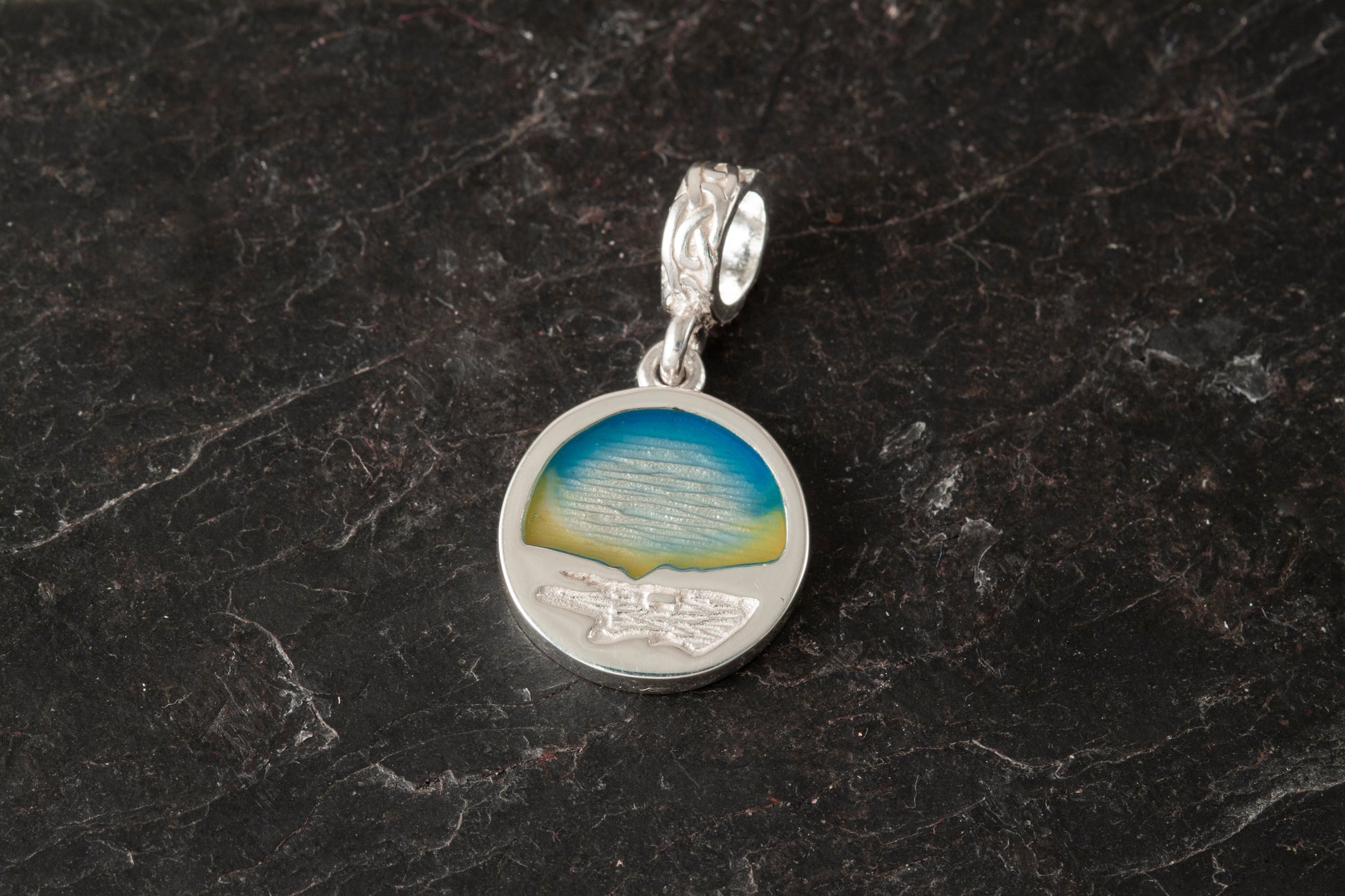 Clousta charm