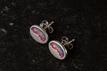 Load image into Gallery viewer, Foula oval mini studs
