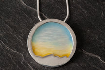 Load image into Gallery viewer, Foula round pendant
