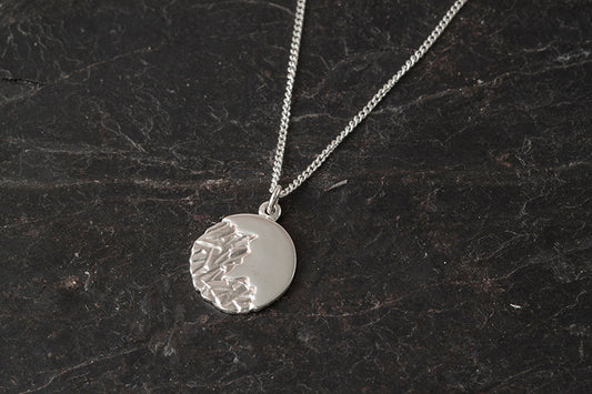 Öyger Large Circular Pendant