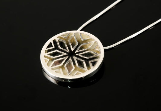 Fara Large round pendant