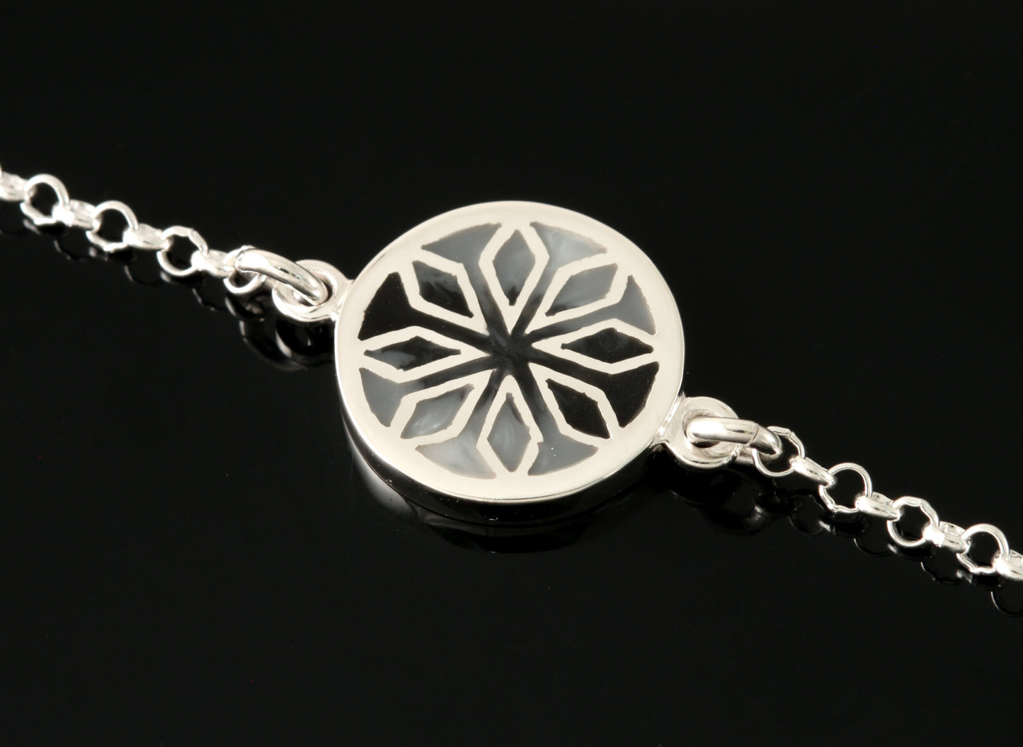 Fara round bracelet