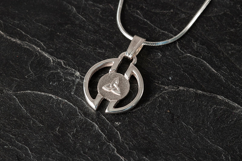 Voar Round Pendant