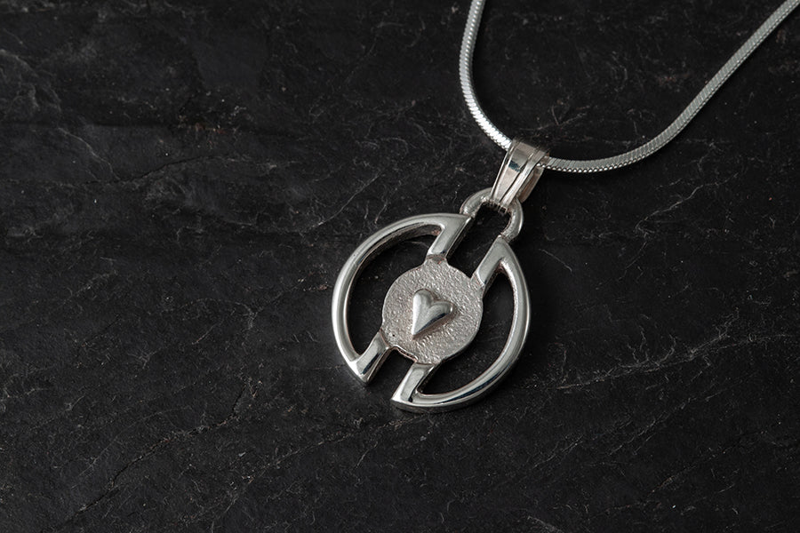 Voar Round Pendant